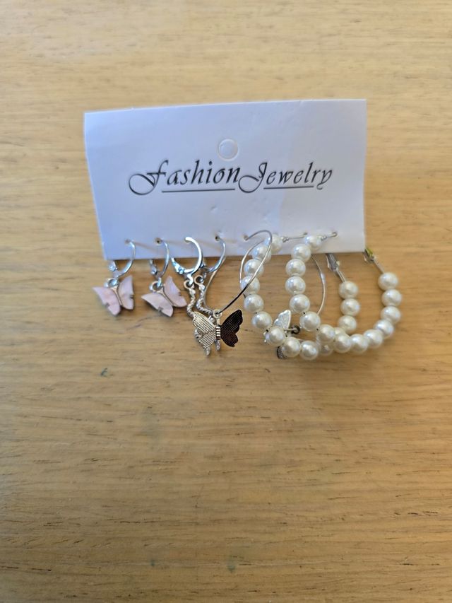 Juego pendientes Mariposa y Corazon