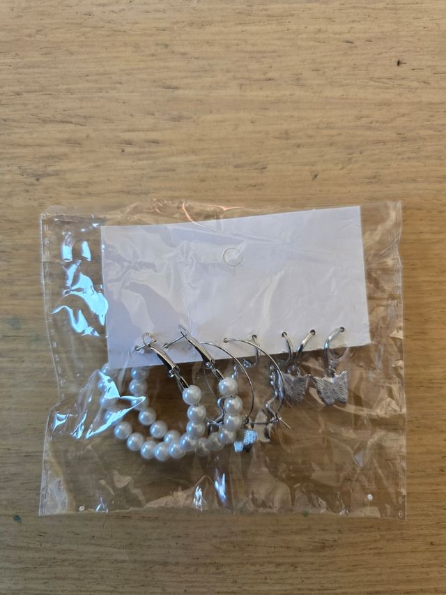 Juego pendientes Mariposa y Corazon