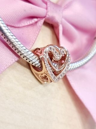 ✨️CHARM CORAZONES ROSE Y CIRCONITAS PLATA✨️
