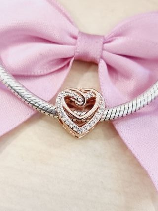 ✨️CHARM CORAZONES ROSE Y CIRCONITAS PLATA✨️