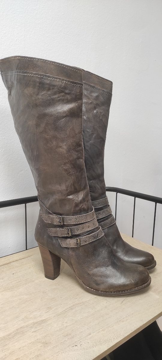 Botas em pele Khrio No.39