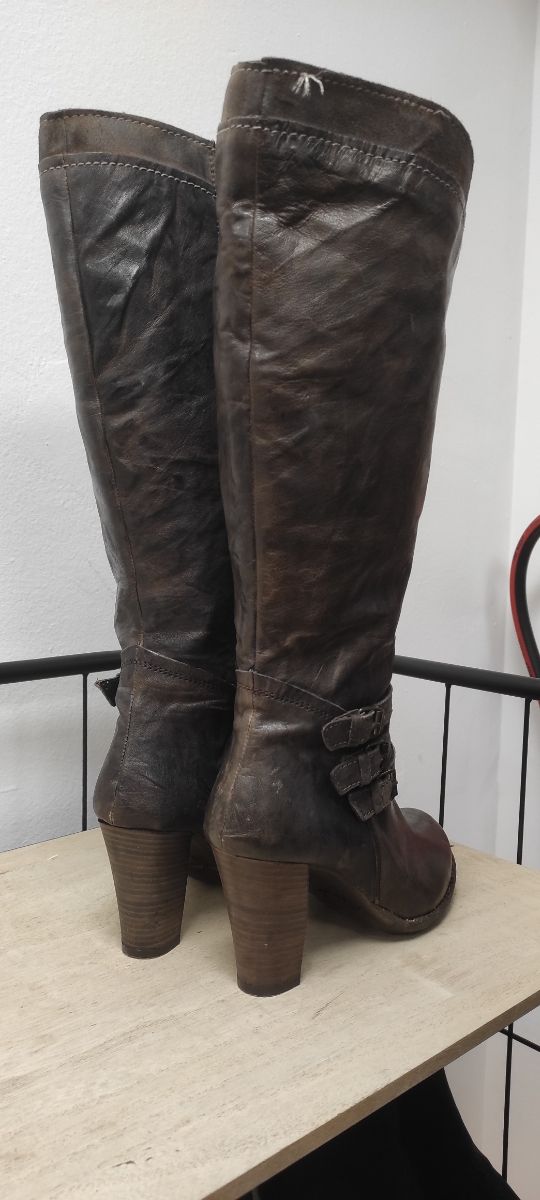 Botas em pele Khrio No.39