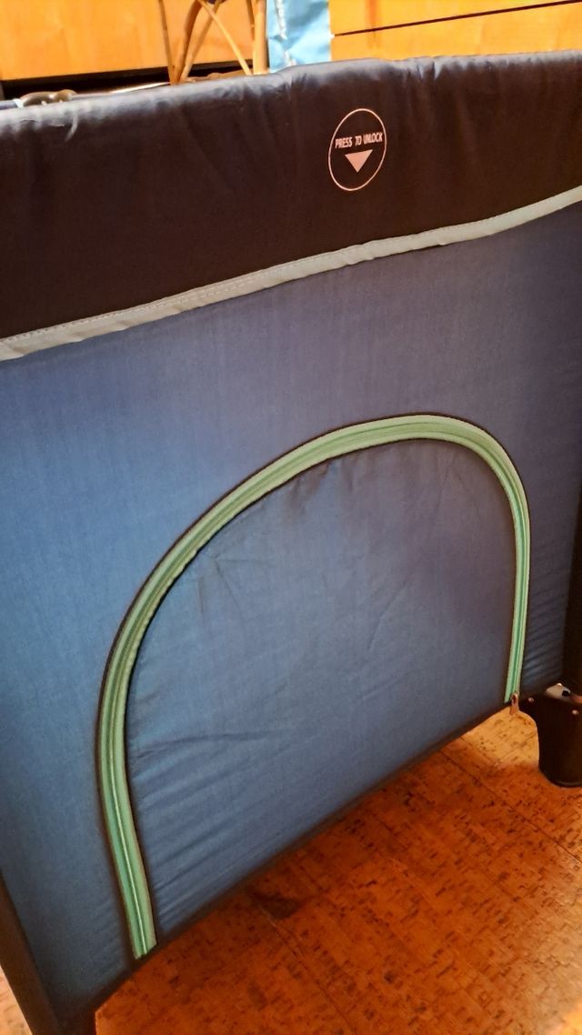 Cuna de viaje Hauk (con colchón)