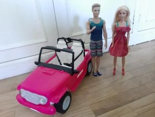 Coche de playa Barbie y Ken