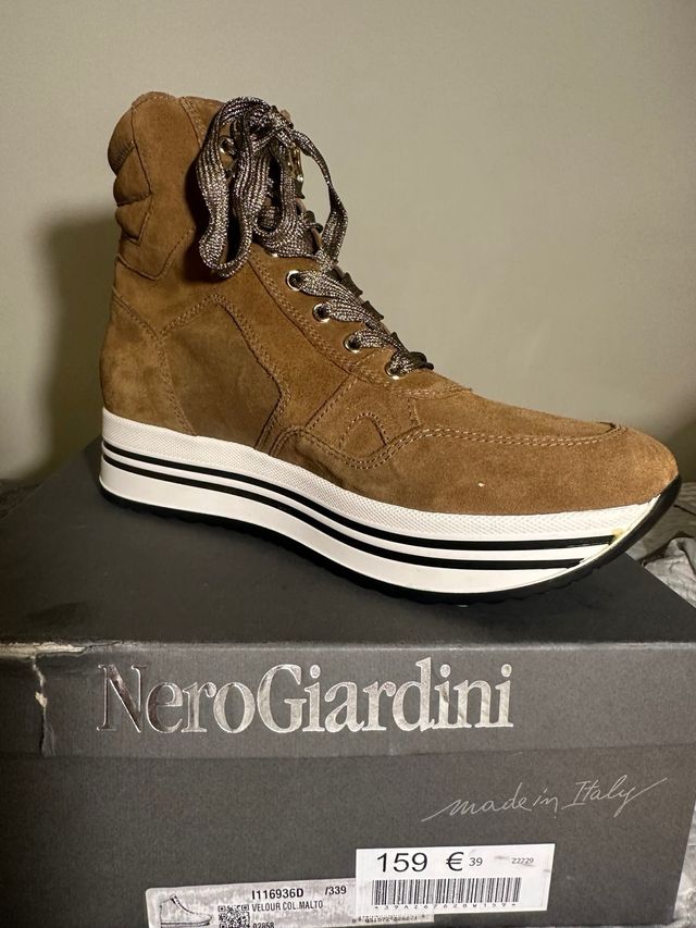 Botas con plataforma 39. Nero Giardini