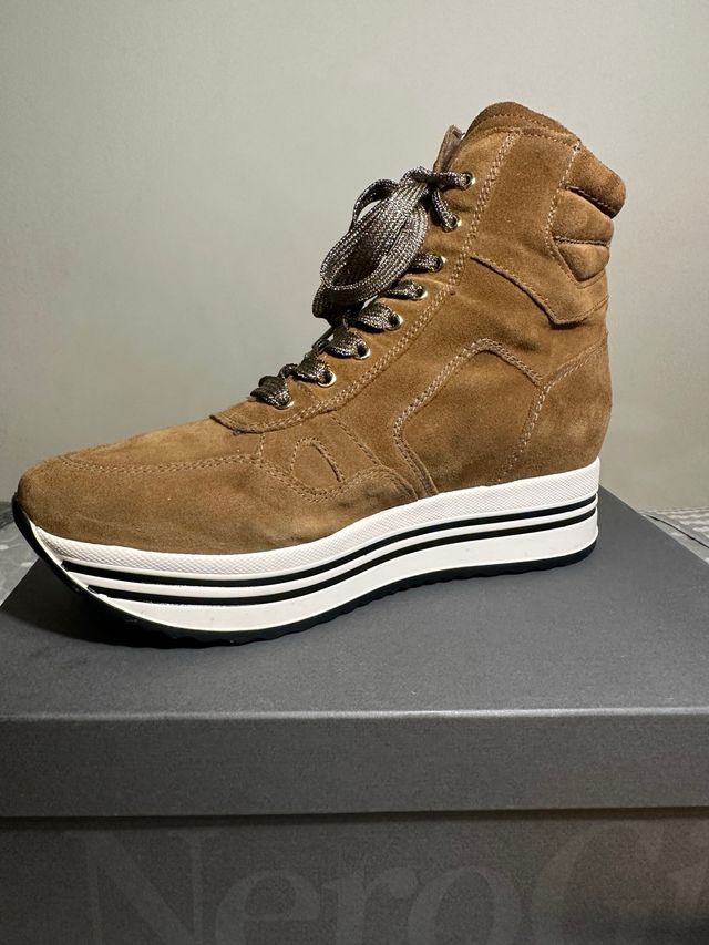 Botas con plataforma 39. Nero Giardini