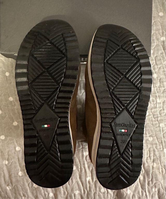 Botas con plataforma 39. Nero Giardini