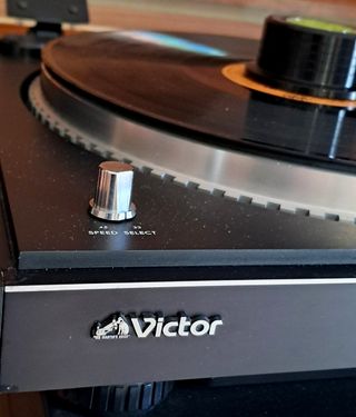 Tocadiscos Victor/JVC QL-F4
