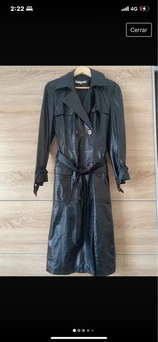Gabardina de piel