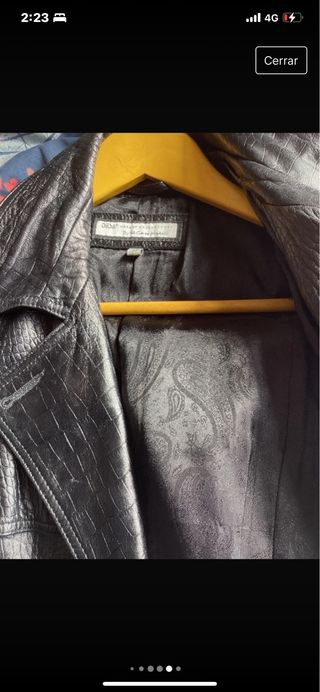 Gabardina de piel