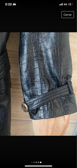Gabardina de piel