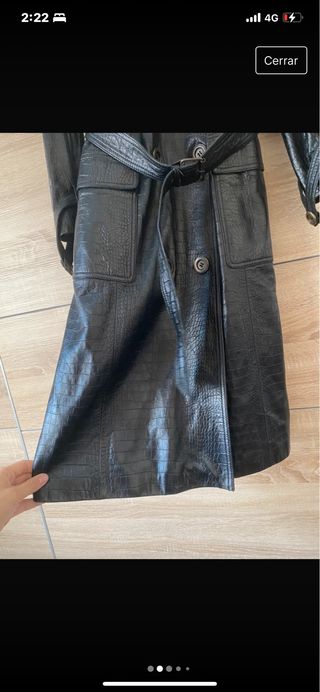 Gabardina de piel