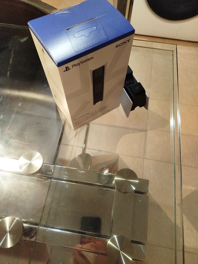 Soporte mandos y cargador mandos  PlayStation 5