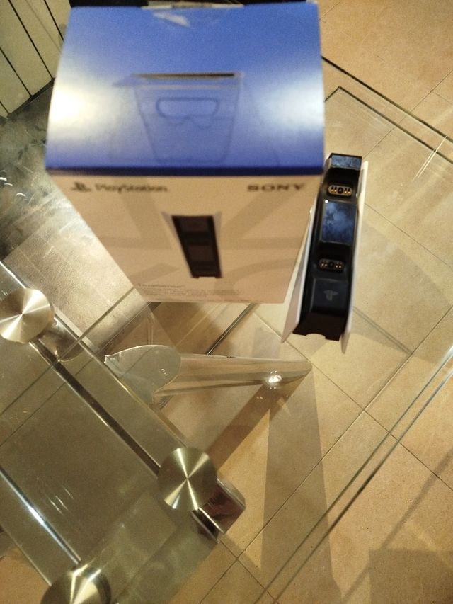 Soporte mandos y cargador mandos  PlayStation 5