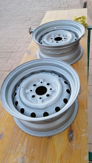 Llantas embutidas Seat 600