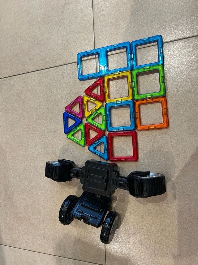 Juego magformers vehículo