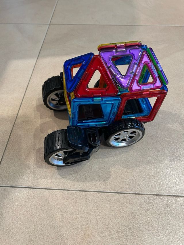 Juego magformers vehículo