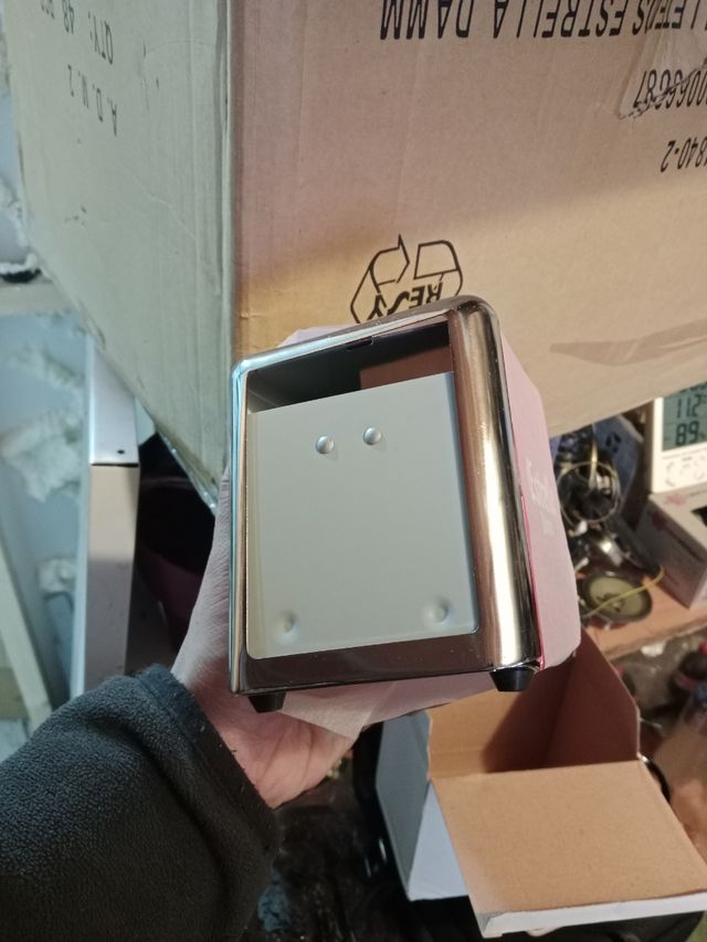 Servilletero 48 para bares creo que hay