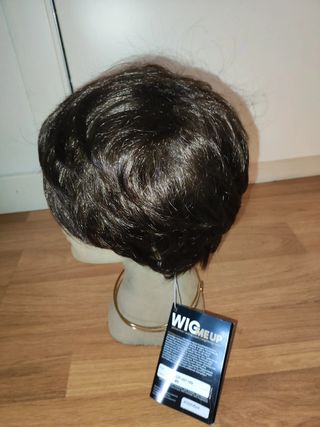 Peluca pelo corto con flequillo nueva. Tono 6