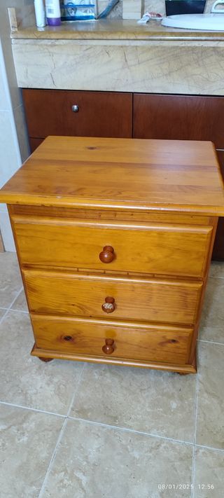 Dormitorio muebles de pino