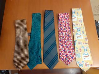 Cravatte a 4 euro l una