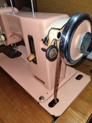 Maquina coser antigua, tengo varias.