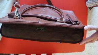 Maletín de piel marrón 