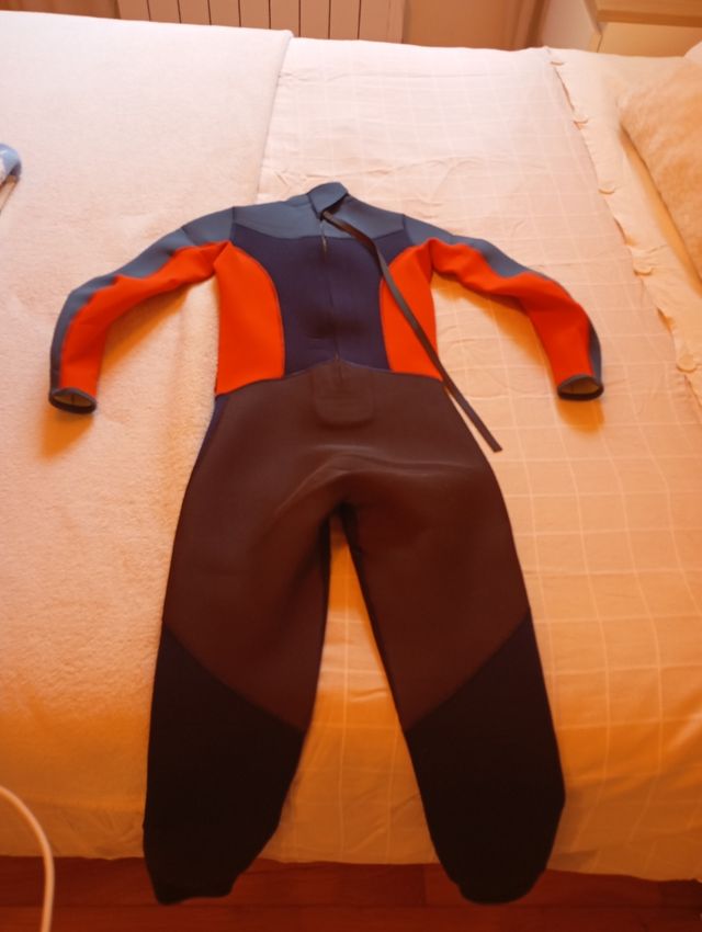 Neopreno Talla 12 Decathlon . Wet suit 500 /3mm