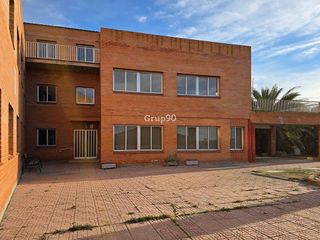Edificio en venta en Alcarràs