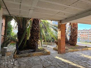 Edificio en venta en Alcarràs