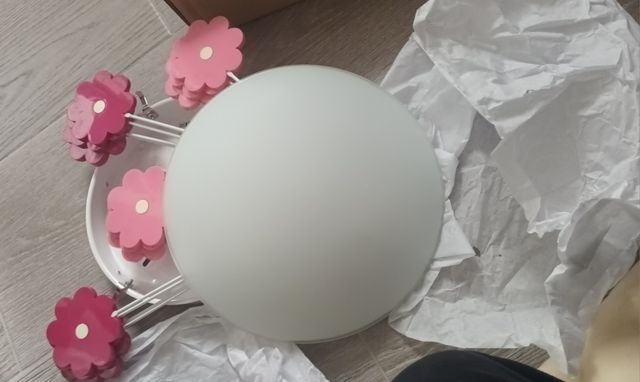 Lámpara de techo que brilla