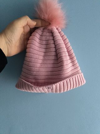 Gorro color rosa para niña