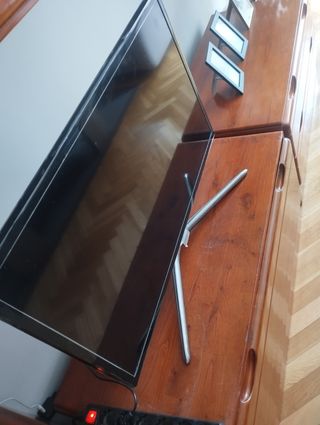 Televisor Samsung 32" pantalla negra