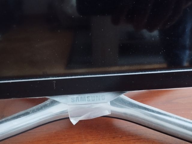 Televisor Samsung 32" pantalla negra