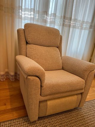 Sofa de tres plazas y sofa relax