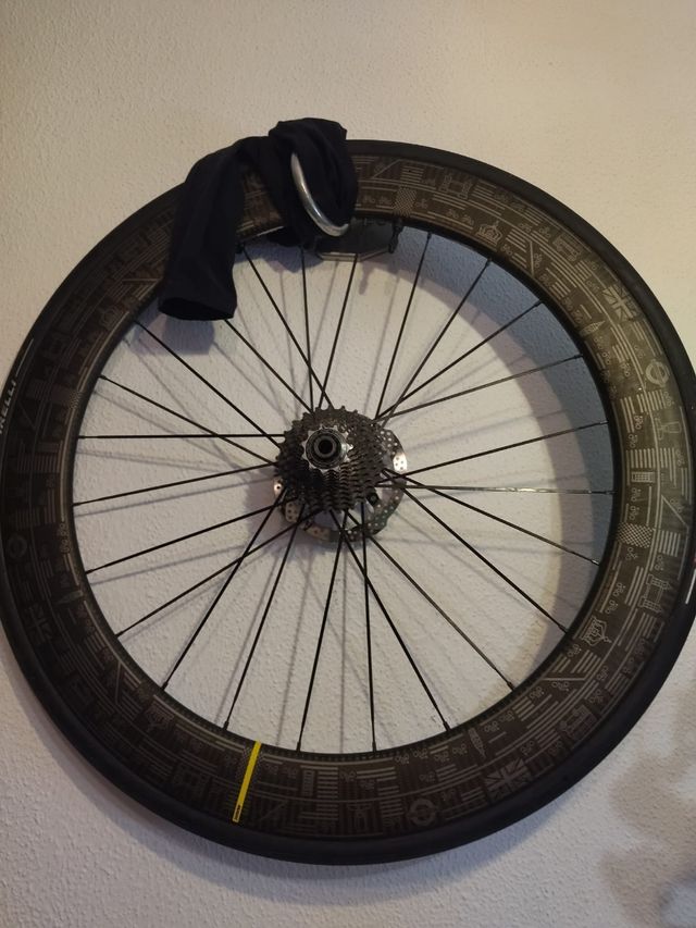 Juego de ruedas Cosmic carbon SLR perfil 65