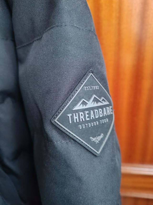 Parka de color negro