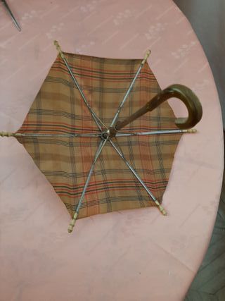 MINISOMBRILLA ANTIGUA DE METAL Y TELA