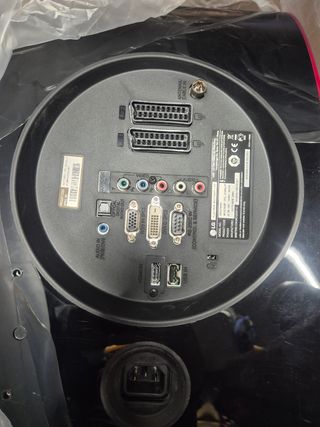 Monitor LCD con sintonizador TV 23"