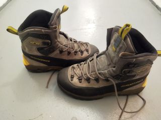 Botas montaña salomon