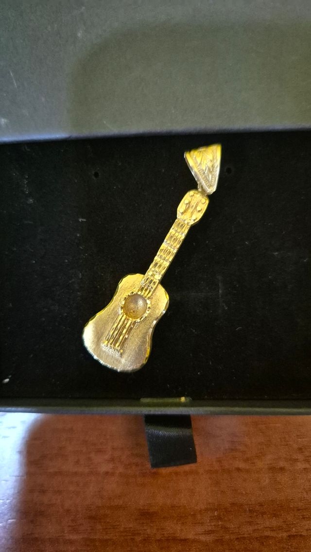 Colgante Oro 18k guitarra española