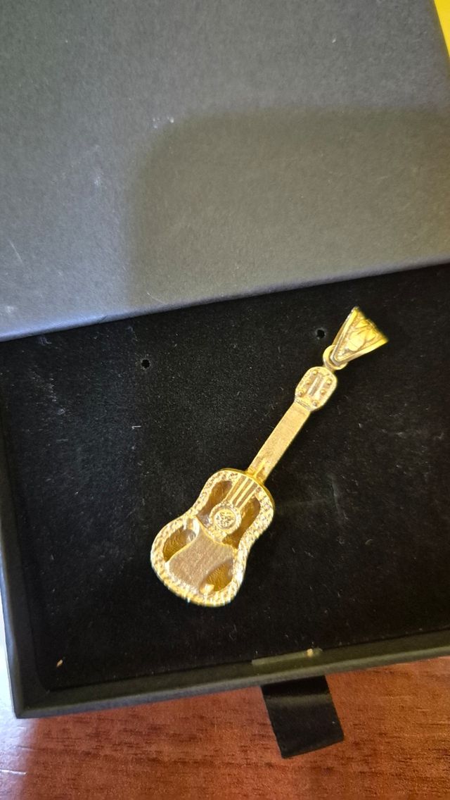 Colgante Oro 18k guitarra española