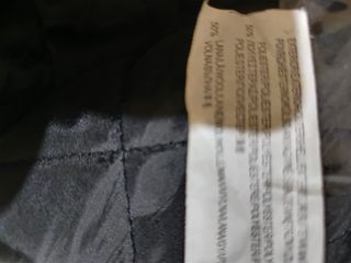 Abrigo negro 50% lana. Pull and Bear. Talla 28