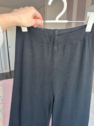 Pantalón negro de punto