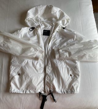 Chaqueta cortavientos chica bershka