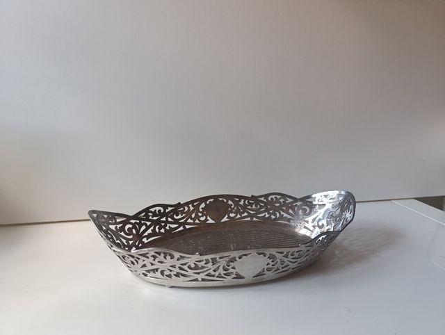 Bandeja bañada en plata antigua panera