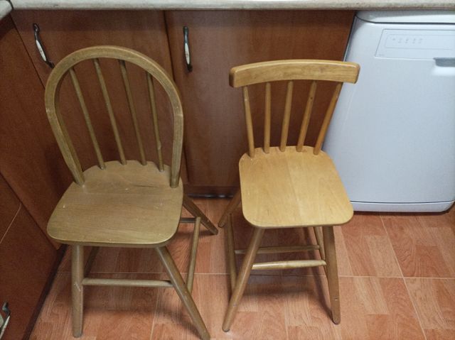 Sillas niño IKEA. Las dos 20€,una, 15€