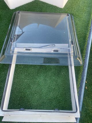 Claraboya Ac 80x80 y soporte interior