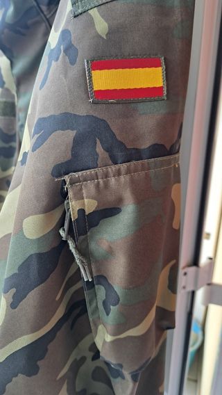 Chaquetón militar. Traje intemperie