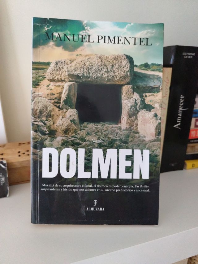 Libro dolmen de Manuel pimentel